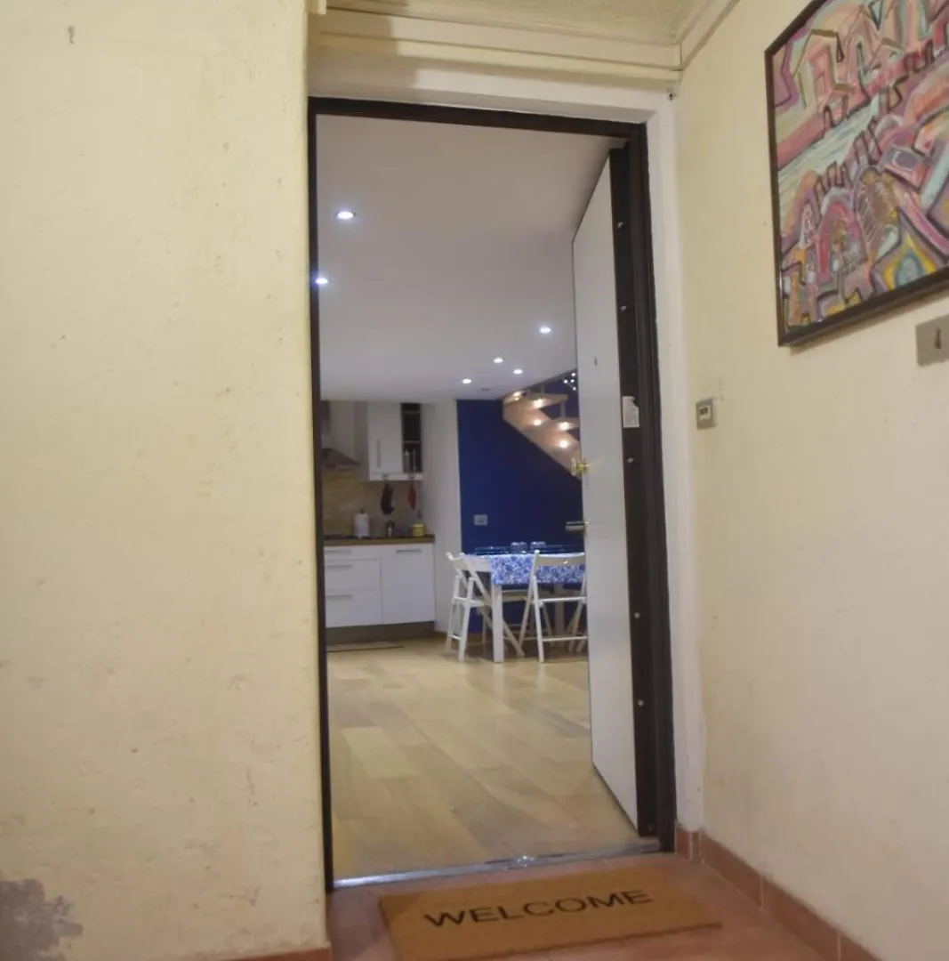 Apartment Blue House Nel Cuore Di Genova Italy