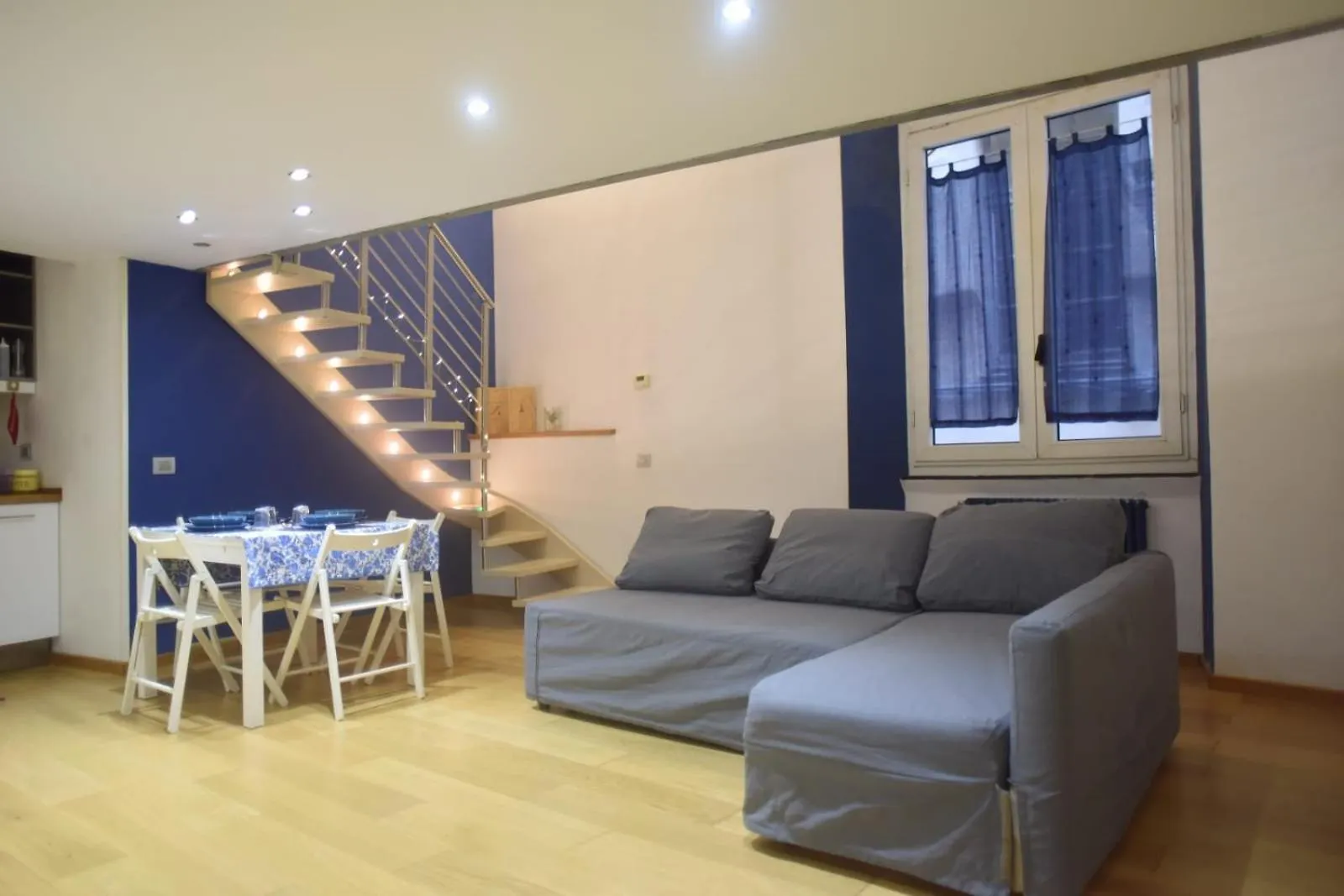 Apartment Blue House Nel Cuore Di Genova Italy